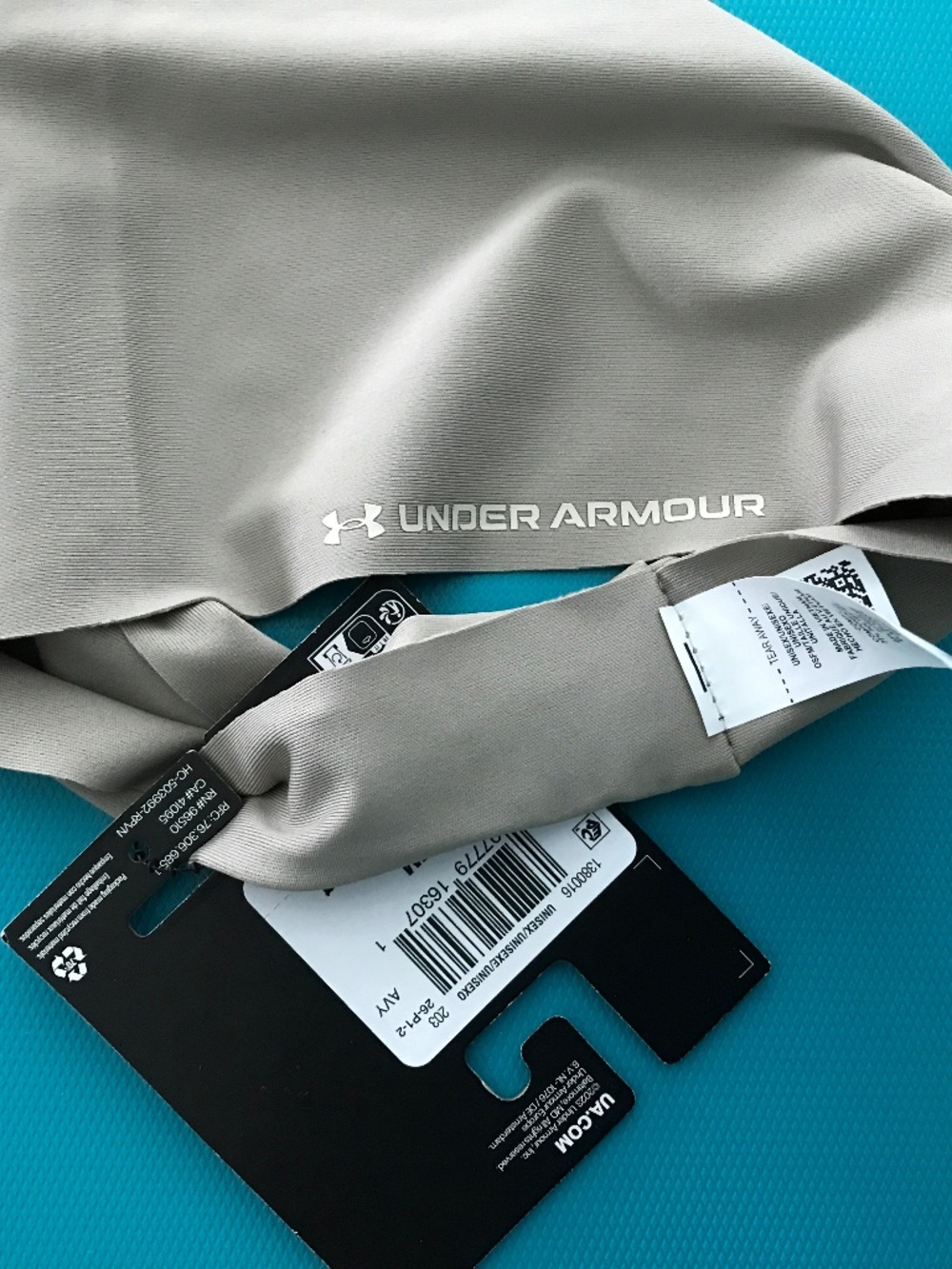 Under Armour 4 way stretch 4.5” head band NWT OS unisex